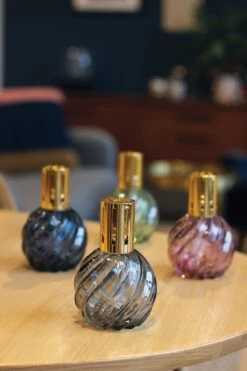 Ashleigh & Burwood Lampenolie Geurolie - Freesia & Orchid 250 Ml -Schoonmaakmiddelen Winkel 800x1200 6