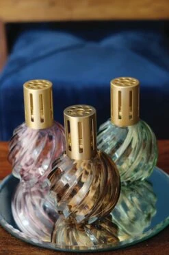 Ashleigh & Burwood Lampenolie Geurolie - Freesia & Orchid 250 Ml -Schoonmaakmiddelen Winkel 800x1200 7